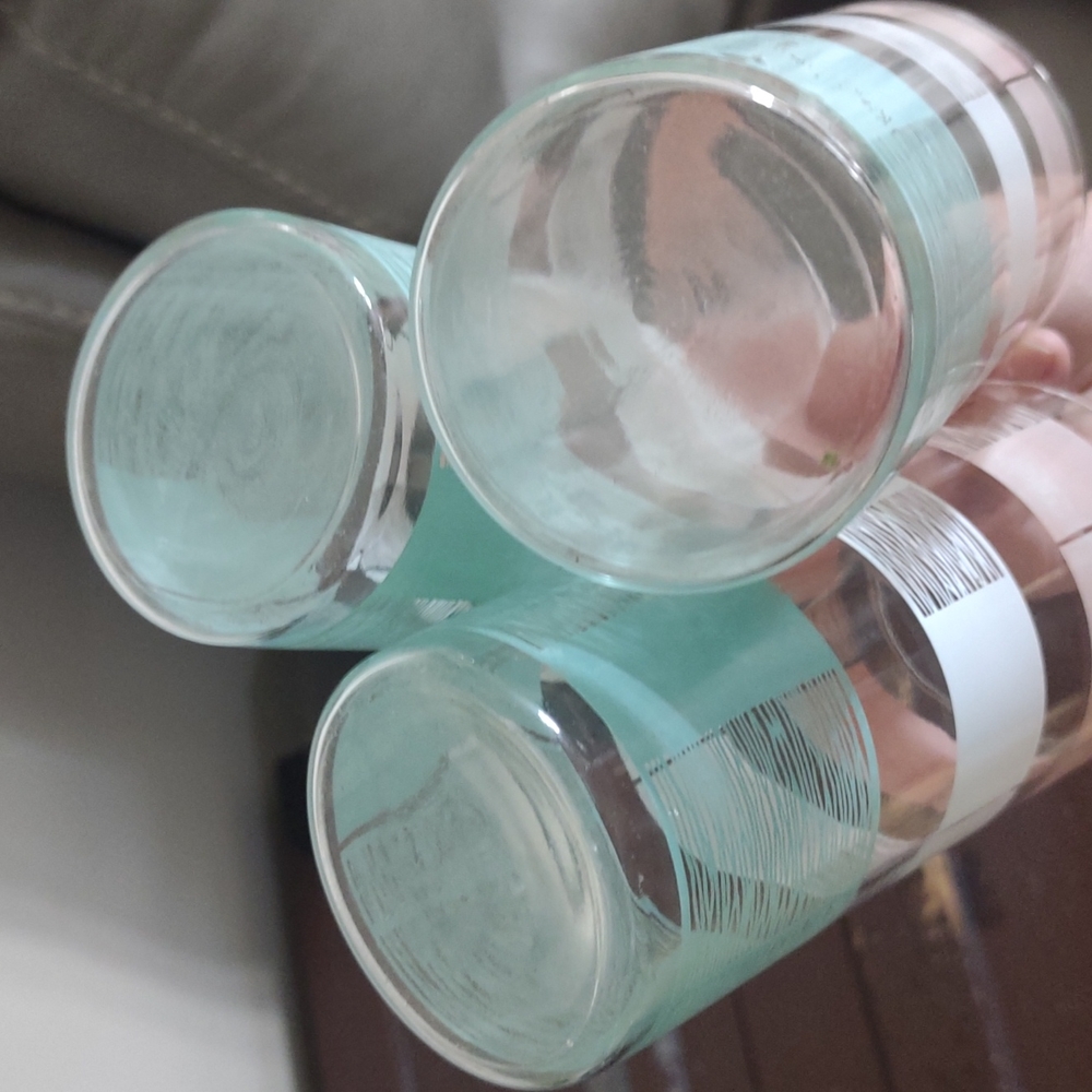 Pastel Ribbon Vintage Glasses - Picture 4 of 4